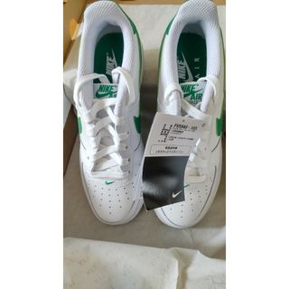 ナイキ(NIKE)の新品✨NIKE エア フォース １ ホワイト 日本国内正規品  23.5cm(スニーカー)