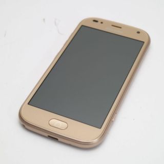 フジツウ(富士通)の新品同様 F-01L らくらくスマートフォン me ゴールド  M333(スマートフォン本体)