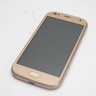 フジツウ(富士通)の新品同様 F-01L らくらくスマートフォン me ゴールド  M333(スマートフォン本体)