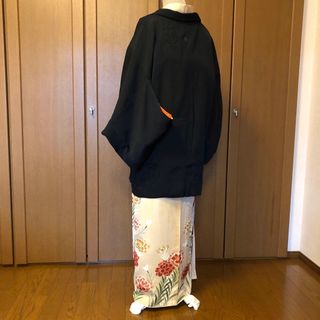 ３つ刺繍紋付き黒羽織　レトロ羽裏　⑤