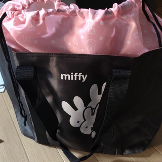 ミッフィー(miffy)の新品　フジパンミッフィーたっぷりきんちゃくトートバッグ　　2012秋(ノベルティグッズ)