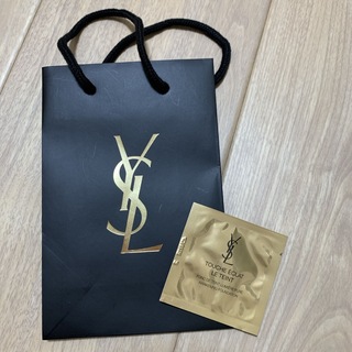 イヴサンローラン(Yves Saint Laurent)のイヴサンローラン　ショッパー＋試供品ファンデ(ショップ袋)
