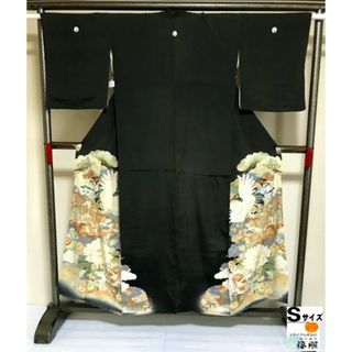 【中古】留袖 正絹 黒地に御所車模様 五つ紋付黒留袖 アンティーク 裄62cm Sサイズ(着物)