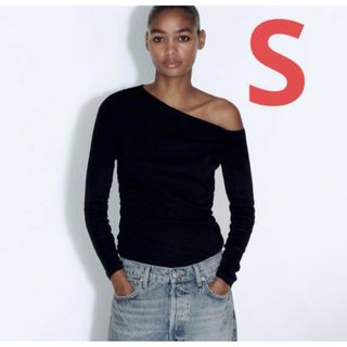 ザラ(ZARA)のZARA  ギャザーTシャツ　ブラック　Sサイズ(Tシャツ/カットソー(半袖/袖なし))