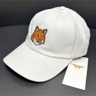 メゾンキツネ(MAISON KITSUNE')の新品 メゾンキツネ ラージ フォックスヘッド 刺繍 キャップ 帽子 CAP(キャップ)