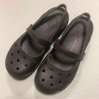 クロックス(crocs)のクロックス　メリージェーン　W７　ブラウン　CROCSサンダル(サンダル)