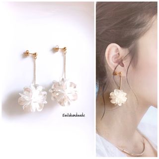 【No.435】ハンドメイド　ピアス　イヤリング　　華やか　大人可愛い　大ぶり