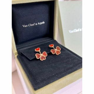 ヴァンクリーフアンドアーペル(Van Cleef & Arpels)のヴァンクリーフ＆アーペル スウィートアルハンブラ エフイヤージュ ピアス(ピアス)