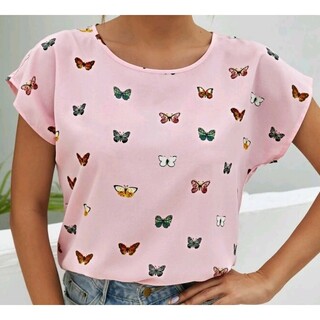 蝶々柄　ピンク色のシャツ(Tシャツ(半袖/袖なし))