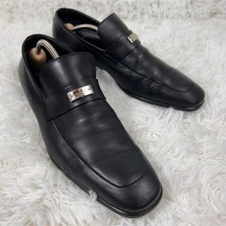 グッチ(Gucci)のGUCCI レザー ビジネスシューズ ローファー メタルプレート ブラック箱付(ドレス/ビジネス)