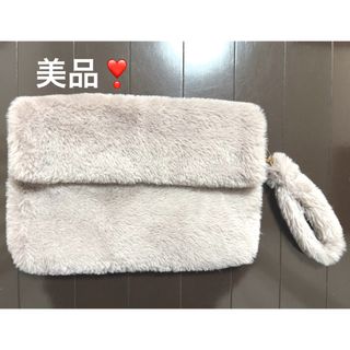 イング(INGNI)の冬物最終値下げ❣【美品】INGNI ファークラッチバッグ 2way グレー(クラッチバッグ)