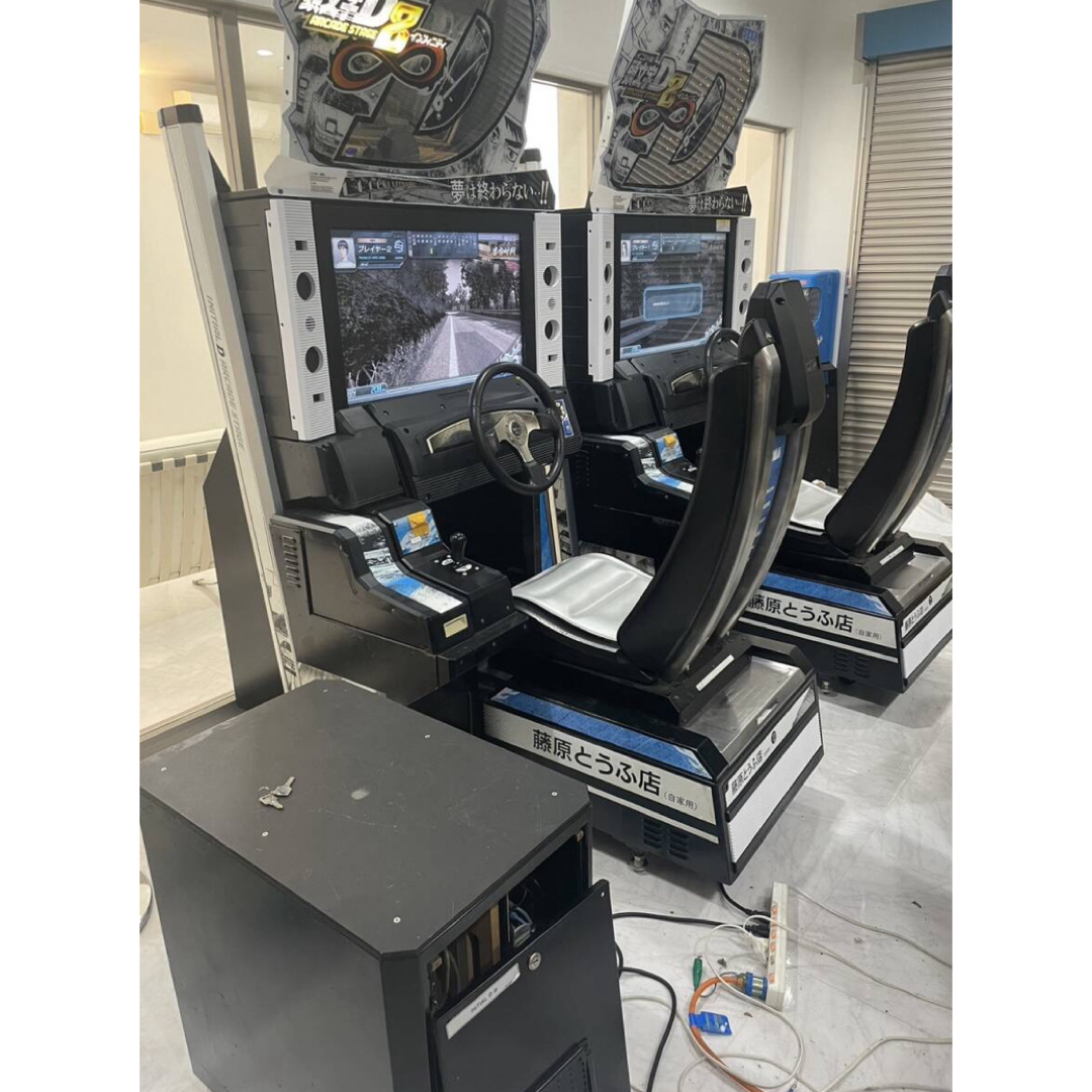 SEGA 頭文字D8インフィニティー筐体2台セットサーバー付 状態 SEGA 頭文字D8インフィニティー筐体2台セットサーバー付 状態