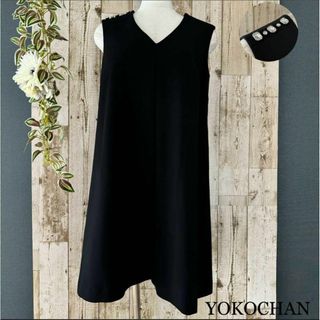 ヨーコチャン(YOKO CHAN)の美品 YOKO CHAN 肩ビジュー Aラインワンピース Ｖネック 黒 38(ミニワンピース)