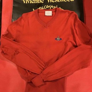 ヴィヴィアンウエストウッド(Vivienne Westwood)のVivienne Westwood 赤 ニット セーター  (ダメージあり) S(ニット/セーター)