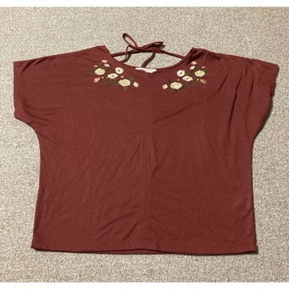 レディース　半袖Tシャツ　刺繍　レッド(Tシャツ(半袖/袖なし))