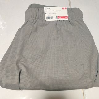 ユニクロ(UNIQLO)の■ ユニクロ　ウルトラストレッチアクティブショーツ　M　Beige(ショートパンツ)