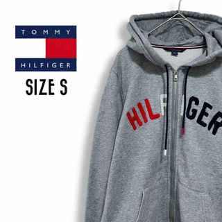 TOMMY HILFIGER - トミーヒルフィガー パーカー 古着 S フルジップ ワッペンロゴ グレーb21