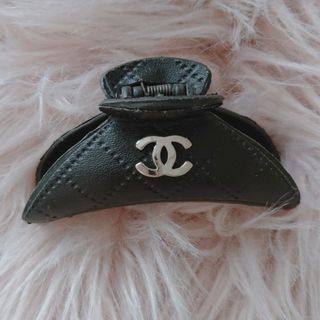 CHANEL(バレッタ/ヘアクリップ)のフリマアイテム一覧 CHANEL(バレッタ/ヘアクリップ)のフリマアイテム一覧
