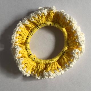 ハンドメイド　手編み　コットン　シュシュ(ヘアゴム/シュシュ)