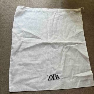 ZARA - ZARA ザラ 白　巾着　ポーチ