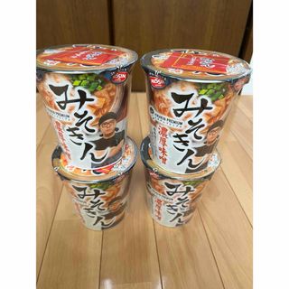 ニッシンショクヒン(日清食品)の送料込み HIKAKINPREMIUMみそきん濃厚味噌ラーメン4個(インスタント食品)