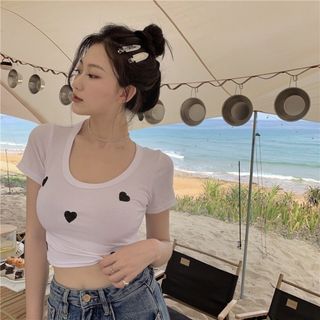 Tシャツ ショート丈 チビＴ ハート トップス へそ出し 可愛い 刺繍 韓国 白(Tシャツ(半袖/袖なし))