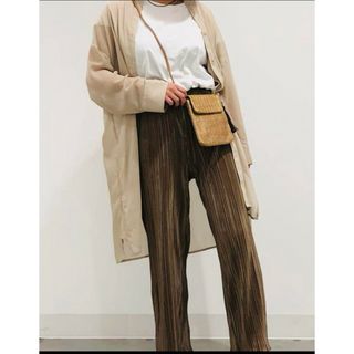 シアーバンドカラー　ロングシャツ　Mサイズ　ベージュ