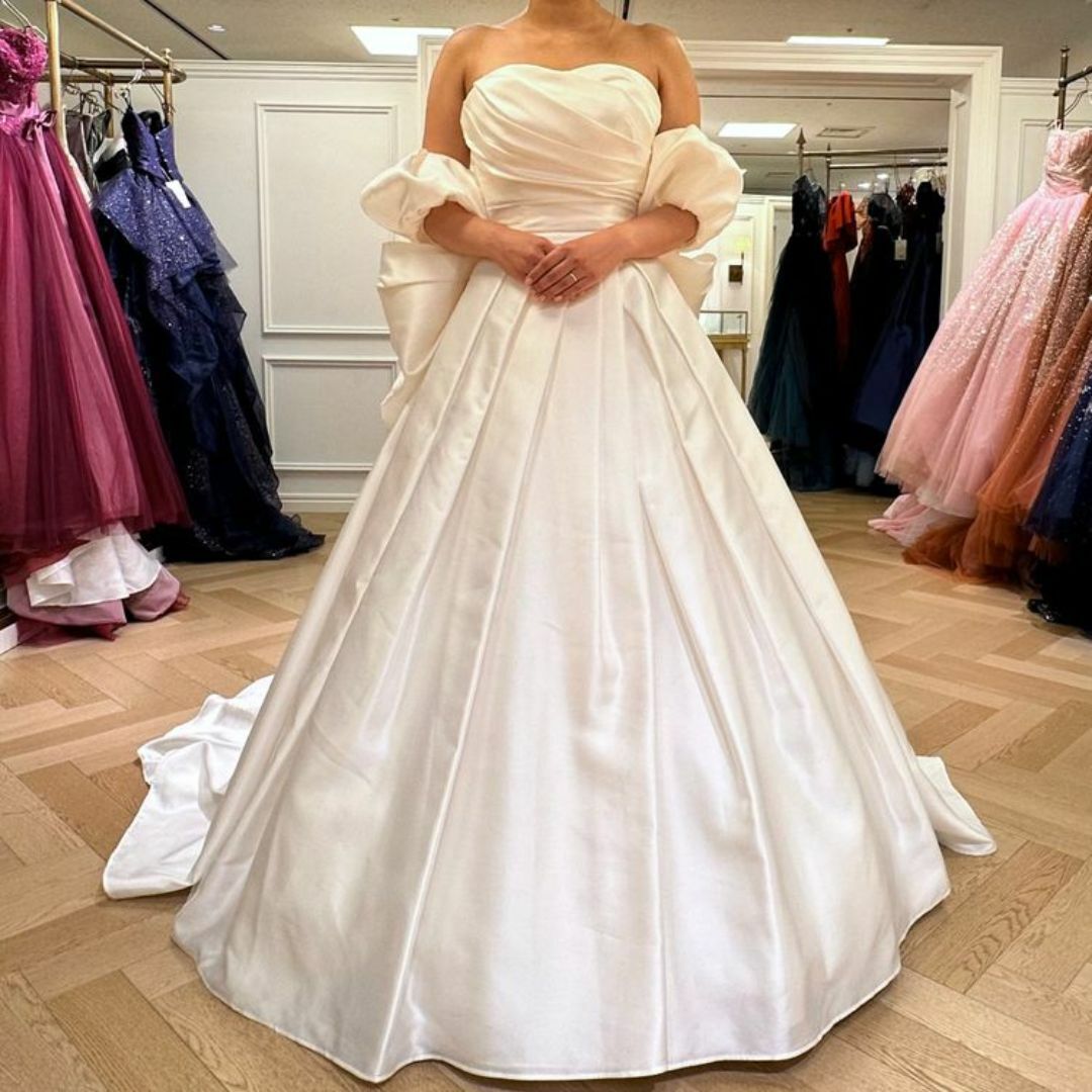 豪華！ウェディングドレス ベアトップ パフスリーブ 豪華なバックリボン 結婚式