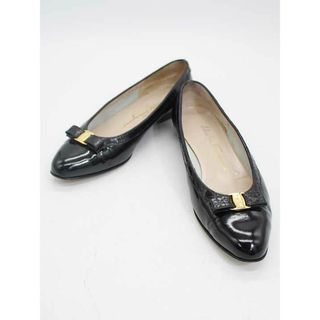 フェラガモ(Ferragamo)の【新入荷】『Salvatore Ferragamo/サルヴァトーレフェラガモ』エナメルパンプス/シンプル/シューズ/靴 ブラック/黒 レディース 6 1/2 【中古】 春夏秋冬 425042(その他)