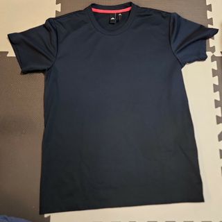 アディダス(adidas)のadidas　Tシャツ　紺色　新品(Tシャツ/カットソー(半袖/袖なし))