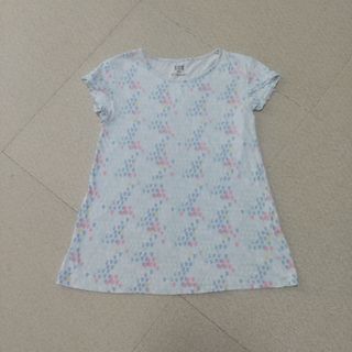 ユニクロ(UNIQLO)の【中古服】UNIQLO スカンジナビアン 半袖 シャツ 女の子 140㎝(Tシャツ/カットソー)