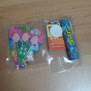 タイトー(TAITO)のタイトー限定　お菓子キーホルダー2種　2点セット(キャラクターグッズ)