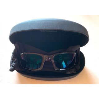 オークリー(Oakley)の美品オークリー偏光サングラス/海対応/ブラック/ユニセックス(サングラス/メガネ)