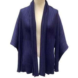 イッセイミヤケ(ISSEY MIYAKE)の♪♪ISSEY MIYAKE イッセイミヤケ PLEATS PLEASE 横プリーツ ボレロ カーディガン  PP63-JO512 パープル(カーディガン)