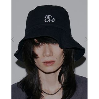 アメリヴィンテージ(Ameri VINTAGE)の【新品】NEW ERA×AMERI BASIC LOGO BUCKETHAT(ハット)