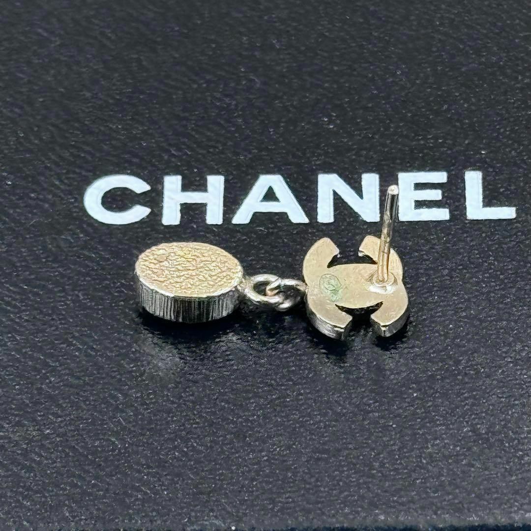 CHANEL シャネル ココマーク ぶら下がり 片耳 ピアス 4238 CHANEL シャネル ココマーク ぶら下がり 片耳 ピアス 4238