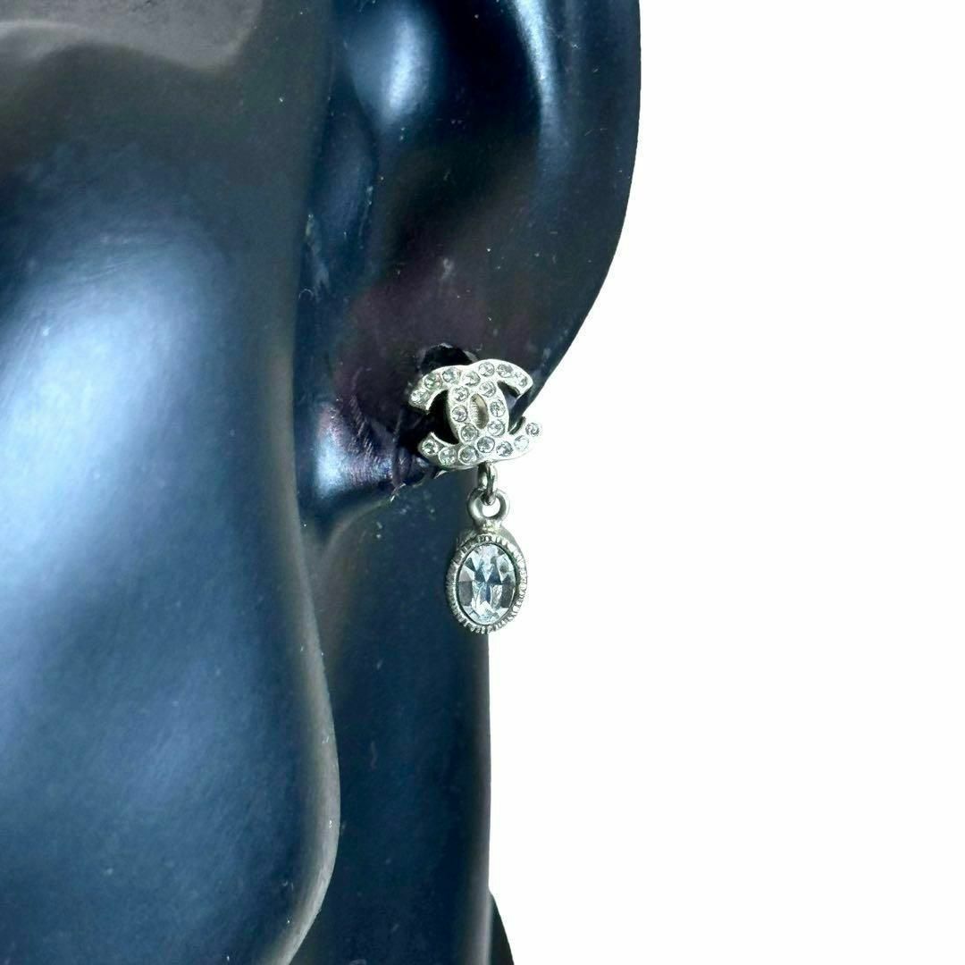 CHANEL シャネル ココマーク ぶら下がり 片耳 ピアス 4238 CHANEL シャネル ココマーク ぶら下がり 片耳 ピアス 4238