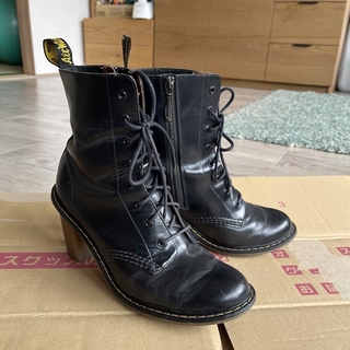 Dr.Martens - Dr.Martens SADIE レースアップブーツ