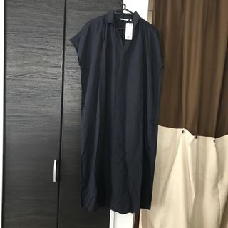 UNIQLO - リネン新品未使用タグ付ユニクロUNIQLOワンピース身幅70cm 着丈118cm