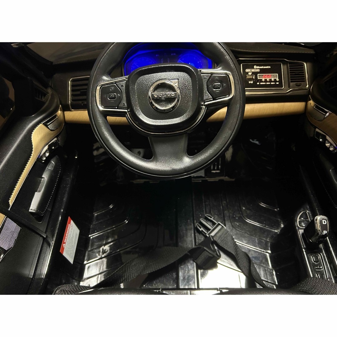 Volvo - ボルボ 子供向け電動乗用ラジコンカー XC90の通販 by 龍 Volvo - ボルボ 子供向け電動乗用ラジコンカー XC90の通販 by 龍