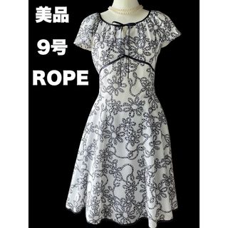 ロペ(ROPE’)の⭐️新品＊ロペ＊ブラック花柄爽やかワンピース⭐️(ひざ丈ワンピース)