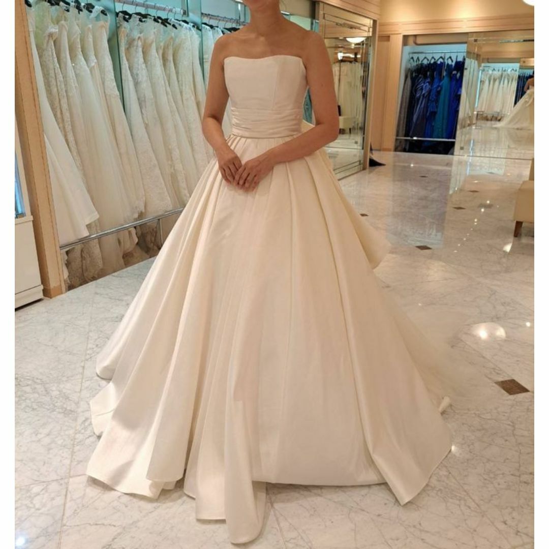 ウェディングドレス ベアトップ ふっくら柔らかなバックリボン 結婚式/披露宴