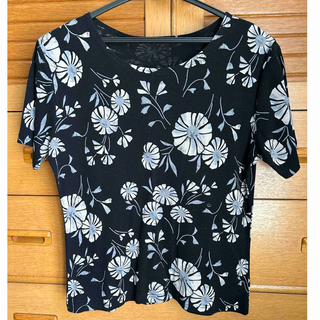 コットン100%  花柄Tシャツ(Tシャツ(半袖/袖なし))