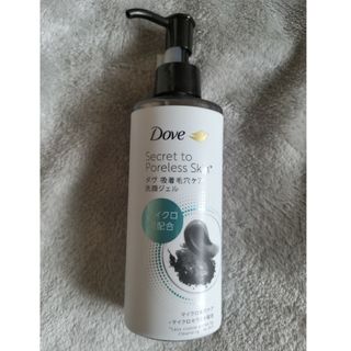 ダヴ(Dove（Unilever）)のダヴ　吸着毛穴　洗顔ジェル(洗顔料)