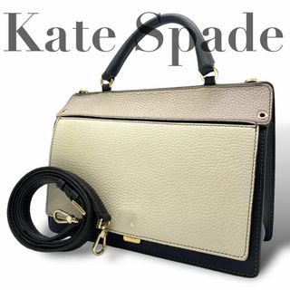 FURLA(ホワイト/白色系)のフリマアイテム一覧 FURLA(ホワイト/白色系)のフリマアイテム一覧