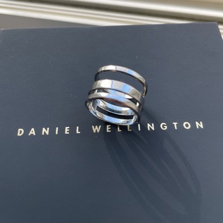 ダニエルウェリントン(Daniel Wellington)の【ダニエルウェリントン】シルバー3連リング7号(*^_^*)(リング(指輪))