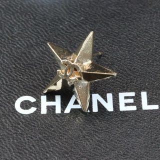 シャネル(CHANEL)のCHANEL シャネル　ココマーク　スター　片耳　ピアス　星型　ゴールド(ピアス)