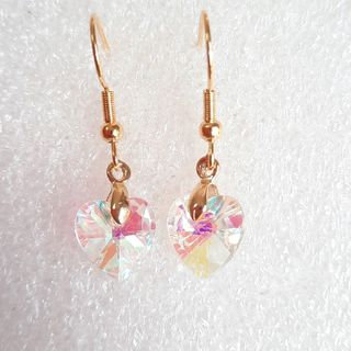 クリスタルハート一粒ピアス　オーロラクリスタル　夏ピアス(ピアス)