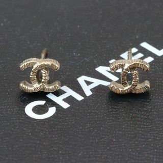 シャネル(CHANEL)のCHANEL シャネル　ココマーク　ピアス　スモールサイズ　ゴールド(ピアス)