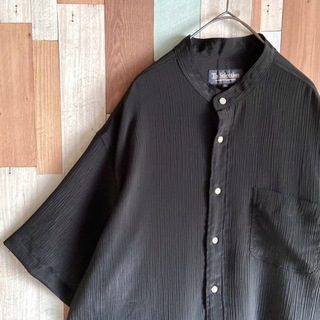 サンタモニカ(Santa Monica)の古着 ブラック ボックスタイプ ビッグサイズ バンドカラーシャツ y2k(シャツ/ブラウス(半袖/袖なし))